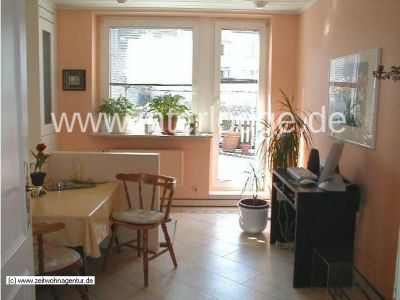 INTERLODGE F&uuml;r Wochenendheimfahrer: Hell m&ouml;blierte Wohnung mit sch&ouml;ner Terrasse in D&uuml;sseldorf