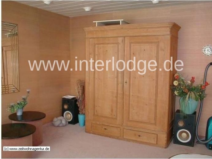 INTERLODGE F&uuml;r Wochenendheimfahrer: Hell m&ouml;blierte Wohnung mit sch&ouml;ner Terrasse in D&uuml;sseldorf