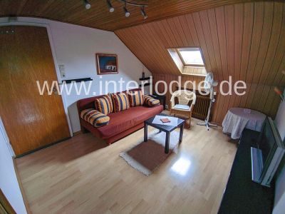 INTERLODGE Gem&uuml;tlich und komplett m&ouml;blierte Dachgescho&szlig;wohnung im 2. OG in Leverkusen-Rheindorf
