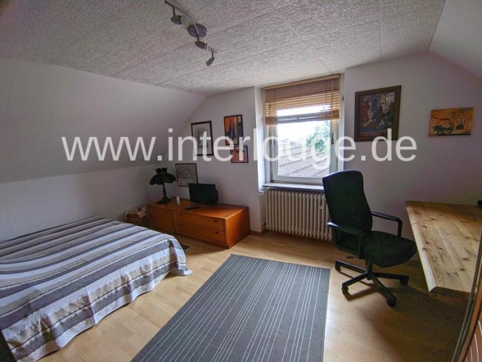 INTERLODGE Gem&uuml;tlich und komplett m&ouml;blierte Dachgescho&szlig;wohnung im 2. OG in Leverkusen-Rheindorf