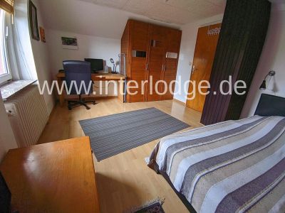 INTERLODGE Gem&uuml;tlich und komplett m&ouml;blierte Dachgescho&szlig;wohnung im 2. OG in Leverkusen-Rheindorf