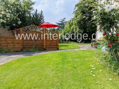 INTERLODGE Gem&uuml;tlich und komplett m&ouml;blierte Dachgescho&szlig;wohnung im 2. OG in Leverkusen-Rheindorf