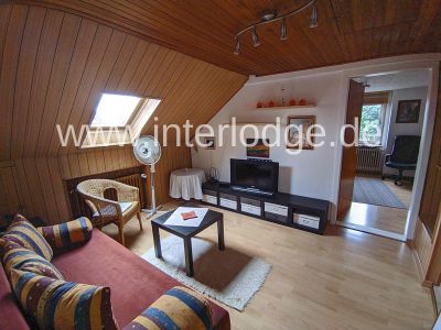 INTERLODGE Gem&uuml;tlich und komplett m&ouml;blierte Dachgescho&szlig;wohnung im 2. OG in Leverkusen-Rheindorf