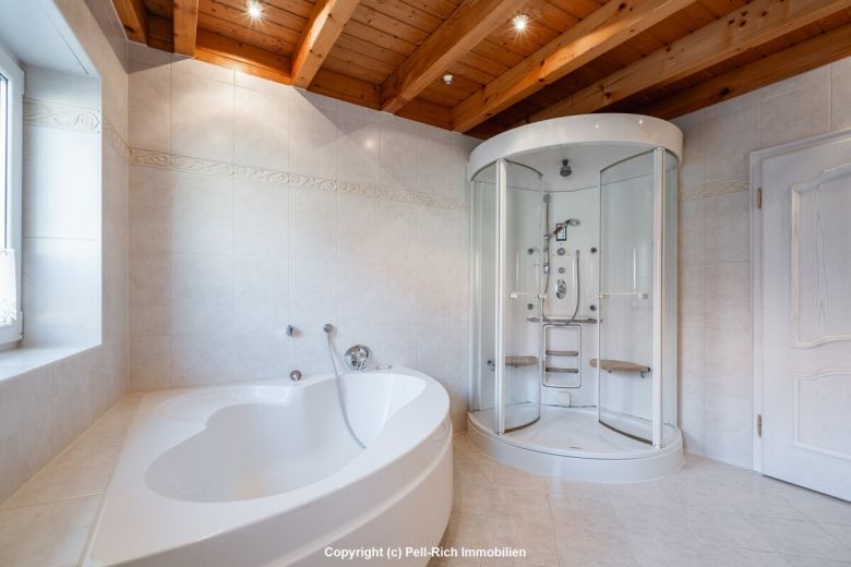 GL&Uuml;CKSDOMIZIL - Hochwertig ausgestattetes Einfamilienhaus mit Garten & Garage in Marxzell-Pfaffenrot