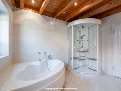 GL&Uuml;CKSDOMIZIL - Hochwertig ausgestattetes Einfamilienhaus mit Garten & Garage in Marxzell-Pfaffenrot