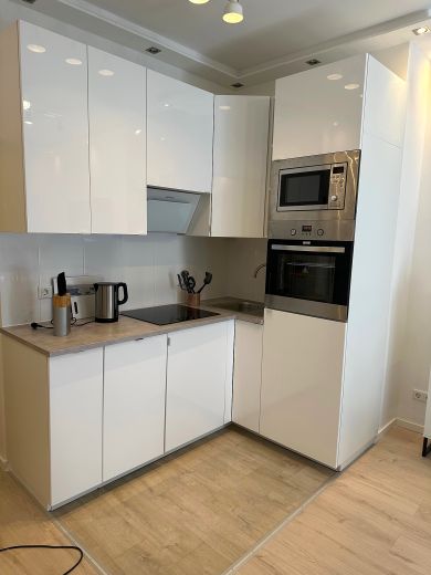 F&uuml;rstenwall: komplett sanierte 2-Zimmer-Wohnung