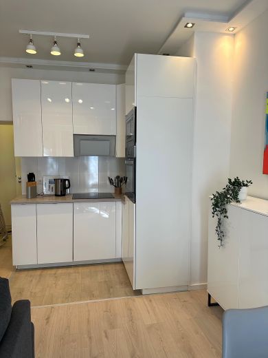 F&uuml;rstenwall: komplett sanierte 2-Zimmer-Wohnung