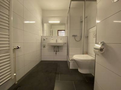 WOHLF&Uuml;HLEN: Vollm&ouml;blierte und l&ouml;ffelfertige Mietwohnung in gut angebundener Karlsruher Stadtlage