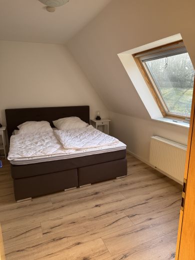 Hochwertige Wohnung voll m&ouml;bliert mit Kamin l&auml;ndlich gelegen mit Top Verkehrsanbindung