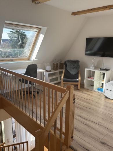 Hochwertige Wohnung voll m&ouml;bliert mit Kamin l&auml;ndlich gelegen mit Top Verkehrsanbindung