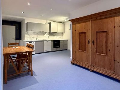 Teilm&ouml;bliertes SINGLE-Wohnen in ruhiger Aussichtslage Bruchsals - auch l&auml;ngerfristig (bis 3 Jahre)