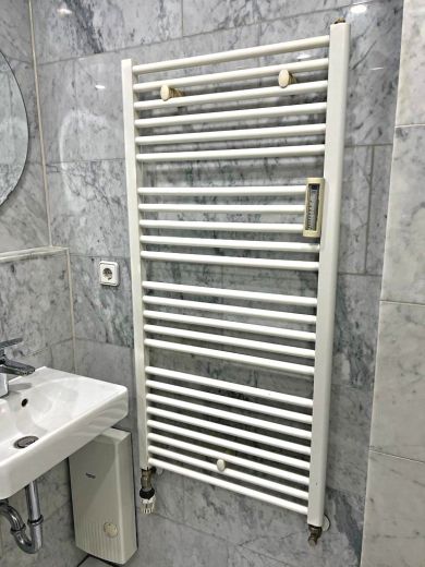 N&auml;he K&Ouml;: Moderne 2-Zimmer Wohnung mit Balkon