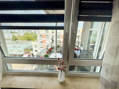 Renovierte 3-Zimmer-Wohnung mit Balkon und Loggia mit Weitblick!