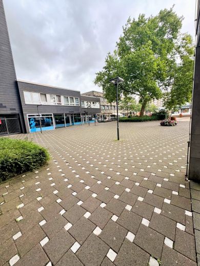 Renovierte 3-Zimmer-Wohnung mit Balkon und Loggia mit Weitblick!