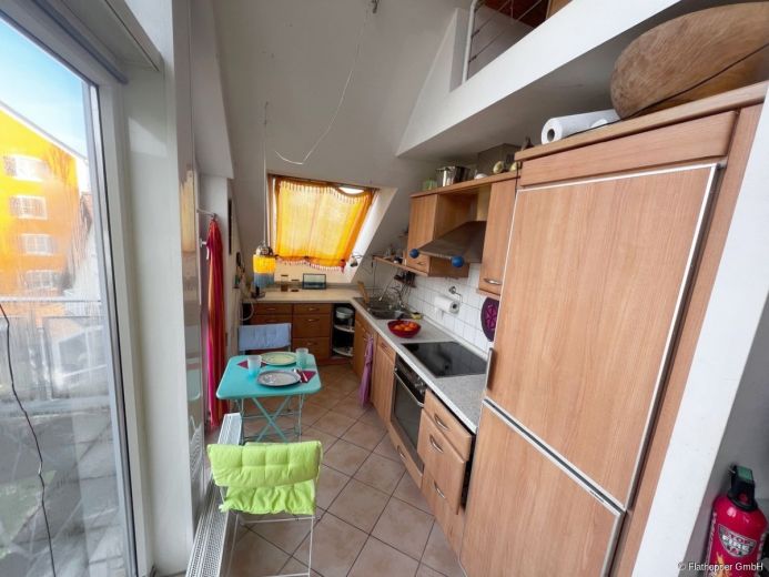 M&ouml;blierte 3-Zimmer-Wohnung mit Balkon in M&uuml;nchen - Pasing