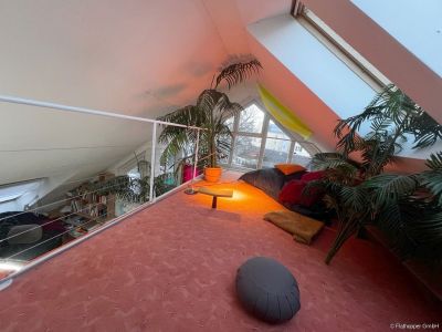 M&ouml;blierte 3-Zimmer-Wohnung mit Balkon in M&uuml;nchen - Pasing