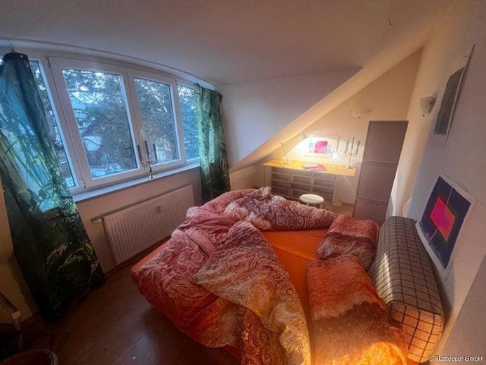 M&ouml;blierte 3-Zimmer-Wohnung mit Balkon in M&uuml;nchen - Pasing