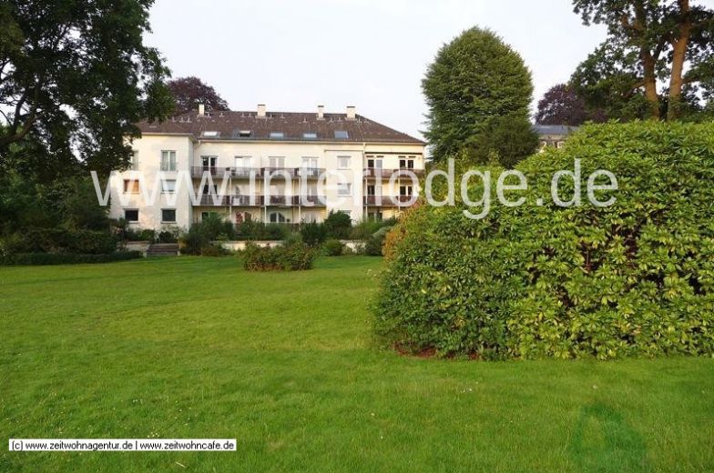 INTERLODGE Hamburg: Frisch renoviertes Apartment am Feenteich mit Balkon