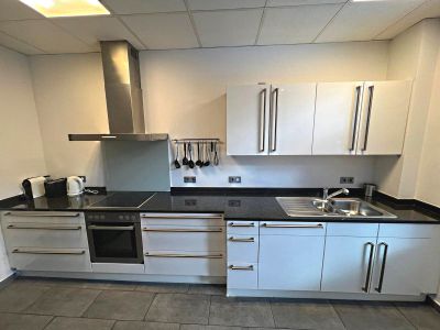 3,5 Zimmer-Wohnung mit Terrasse im Innenhof in Pempelfort