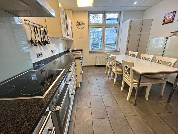 3,5 Zimmer-Wohnung mit Terrasse im Innenhof in Pempelfort