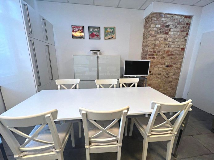 3,5 Zimmer-Wohnung mit Terrasse im Innenhof in Pempelfort