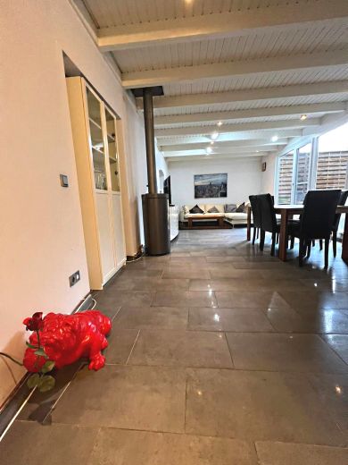 3,5 Zimmer-Wohnung mit Terrasse im Innenhof in Pempelfort