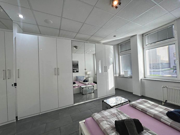 3,5 Zimmer-Wohnung mit Terrasse im Innenhof in Pempelfort