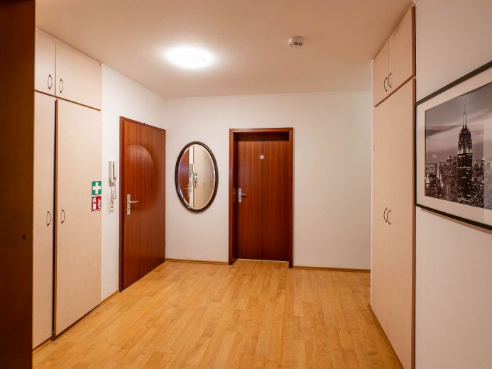 Voll m&ouml;blierte helle 3-Zimmer-Wohnung mit Balkon in Obertshausen