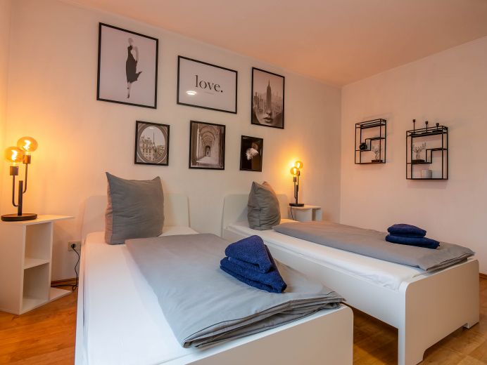 Voll m&ouml;blierte helle 3-Zimmer-Wohnung mit Balkon in Obertshausen