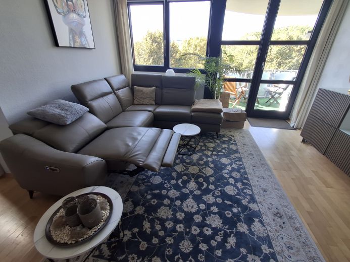 Neuwertig renoviertes Apartment in Bonn, 3 Zimmer, 73qm 3.OG mit Aufzug, Balkon und Tiefgarage - ab 01.05.2026