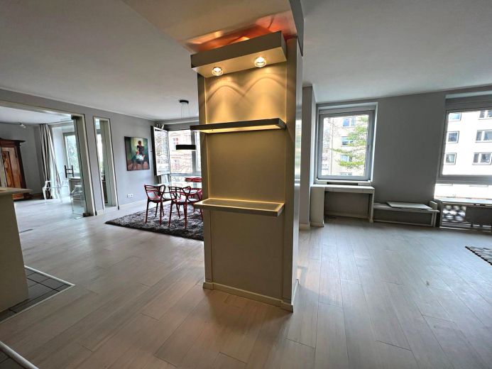 Gediegene 2,5 Zimmer Wohnung mit Garage im Haus in bester Lage in D&uuml;sseltal!