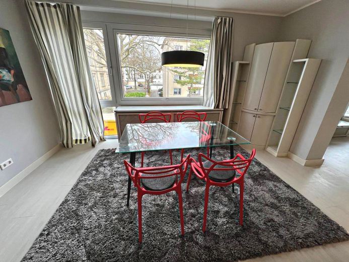 Gediegene 2,5 Zimmer Wohnung mit Garage im Haus in bester Lage in D&uuml;sseltal!