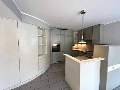 Gediegene 2,5 Zimmer Wohnung mit Garage im Haus in bester Lage in D&uuml;sseltal!