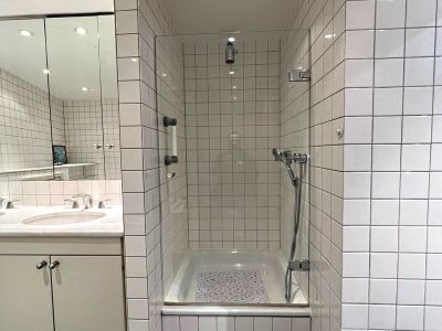 Gediegene 2,5 Zimmer Wohnung mit Garage im Haus in bester Lage in D&uuml;sseltal!