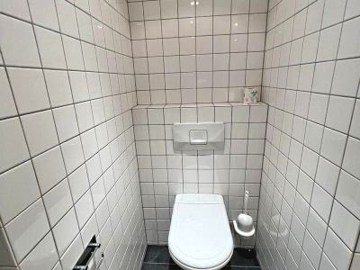 Gediegene 2,5 Zimmer Wohnung mit Garage im Haus in bester Lage in D&uuml;sseltal!