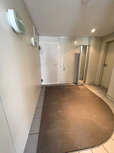 Gediegene 2,5 Zimmer Wohnung mit Garage im Haus in bester Lage in D&uuml;sseltal!