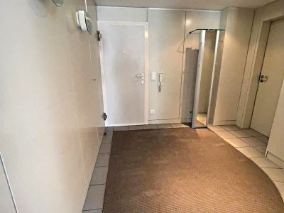 Gediegene 2,5 Zimmer Wohnung mit Garage im Haus in bester Lage in D&uuml;sseltal!