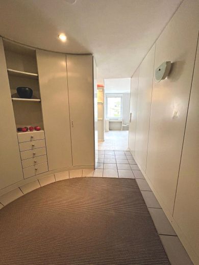 Gediegene 2,5 Zimmer Wohnung mit Garage im Haus in bester Lage in D&uuml;sseltal!