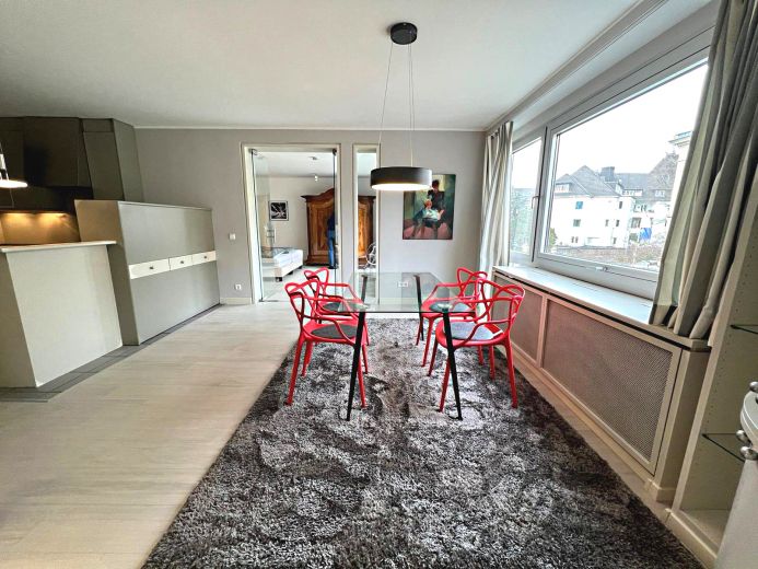 Gediegene 2,5 Zimmer Wohnung mit Garage im Haus in bester Lage in D&uuml;sseltal!