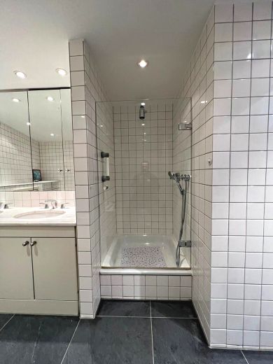 Gediegene 2,5 Zimmer Wohnung mit Garage im Haus in bester Lage in D&uuml;sseltal!