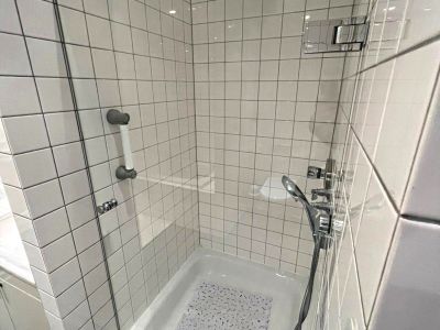 Gediegene 2,5 Zimmer Wohnung mit Garage im Haus in bester Lage in D&uuml;sseltal!
