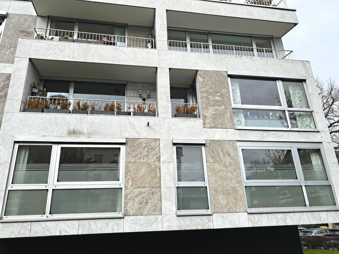 Gediegene 2,5 Zimmer Wohnung mit Garage im Haus in bester Lage in D&uuml;sseltal!