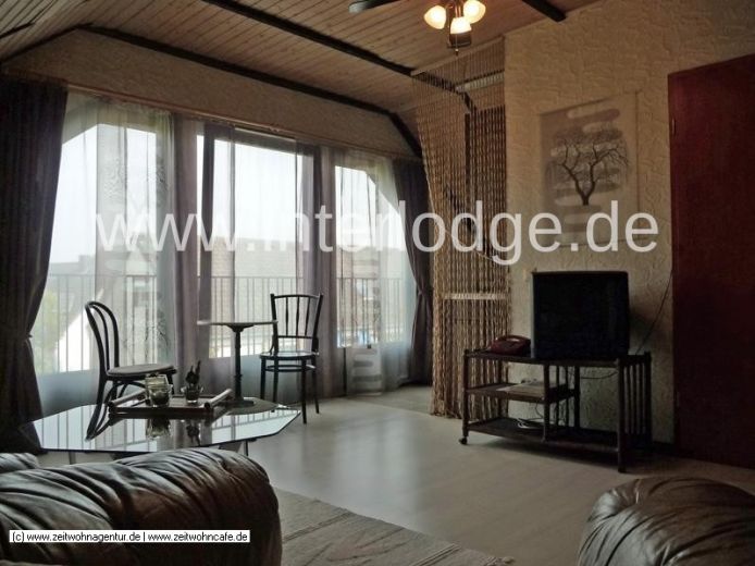 INTERLODGE  F&uuml;r Pendler/Wochenendheimfahrer: Komplett m&ouml;bliertes Dachgescho&szlig;apartment
