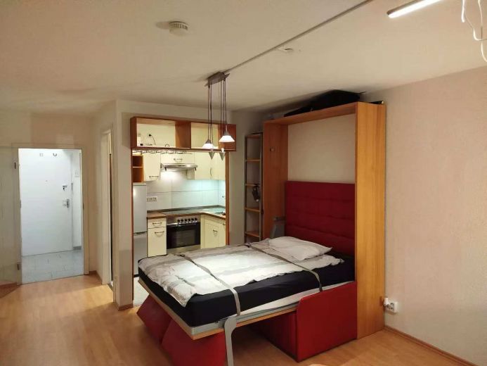 Komfortable 1-Zimmer Wohnung mit Balkon in Frankfurt-Nied