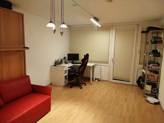 Komfortable 1-Zimmer Wohnung mit Balkon in Frankfurt-Nied