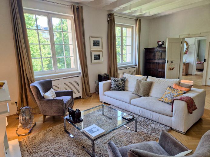 Carlstadt Rarit&auml;t! Stylische Altbau-Wohnung in top Lage