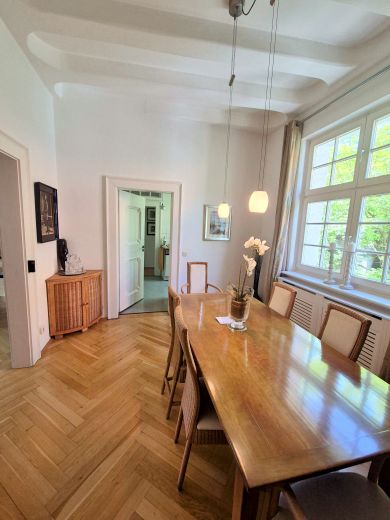 Carlstadt Rarit&auml;t! Stylische Altbau-Wohnung in top Lage