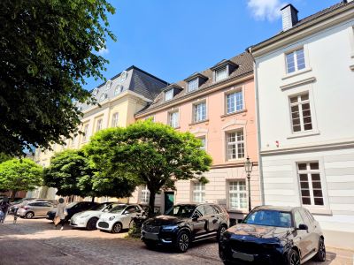 Carlstadt Rarit&auml;t! Stylische Altbau-Wohnung in top Lage