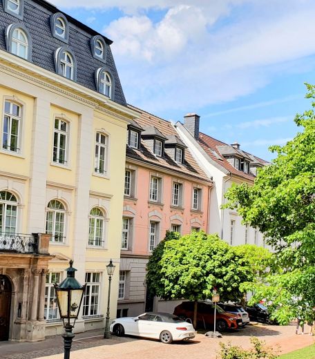 Carlstadt Rarit&auml;t! Stylische Altbau-Wohnung in top Lage