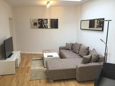 2 Zimmer-Wohnung in Heerdt mit Stellplatz